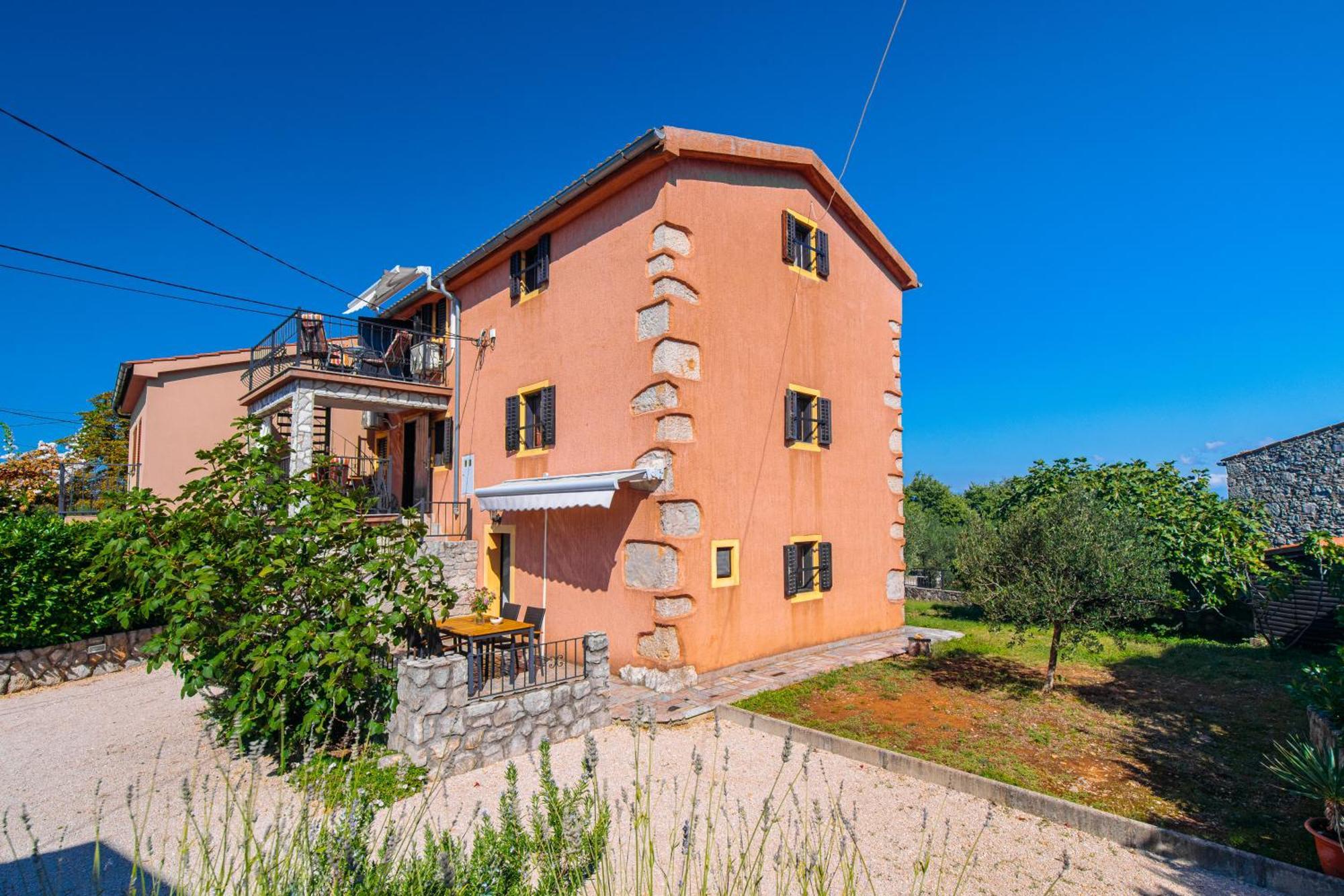 Apartments Lina Vrh  Bagian luar foto